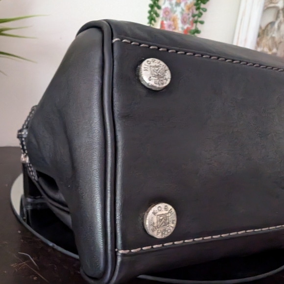 Michael Kors Black Leather Vintage Shoulder Bag - Picture 8 of 16